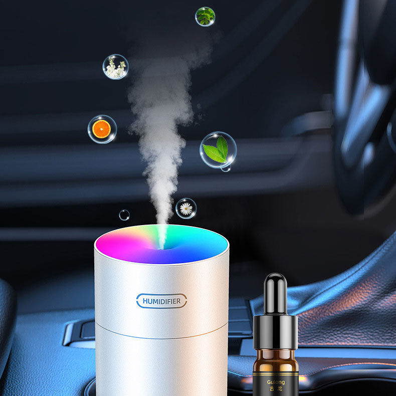 【車内でも室内でも】LEDレインボー小型アロマ加湿器【カー用品/加湿器/アロマ】
